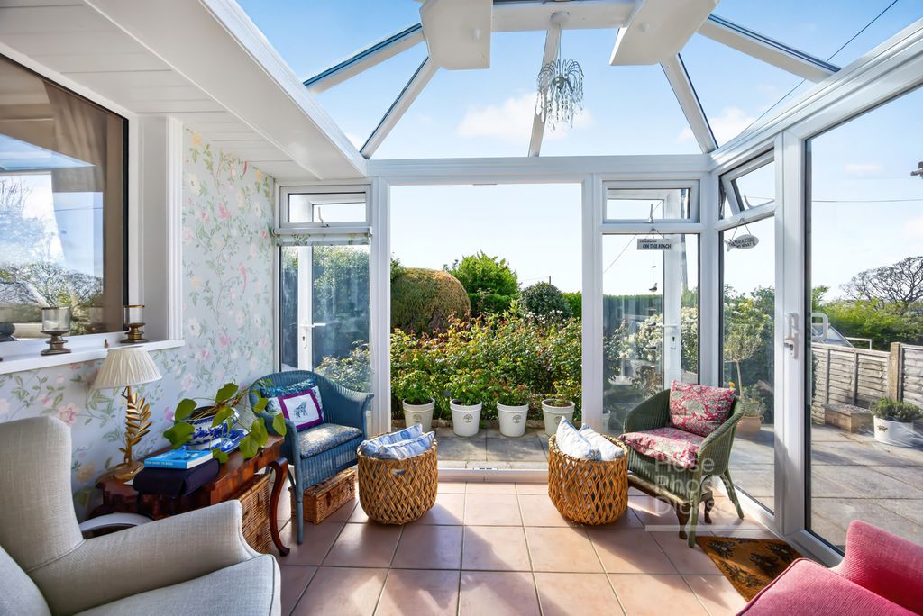 Property photo 2 of 22 Conservatory