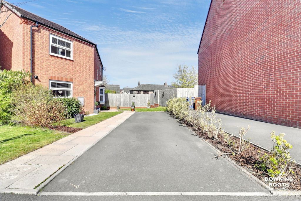 Property photo 3 of 23