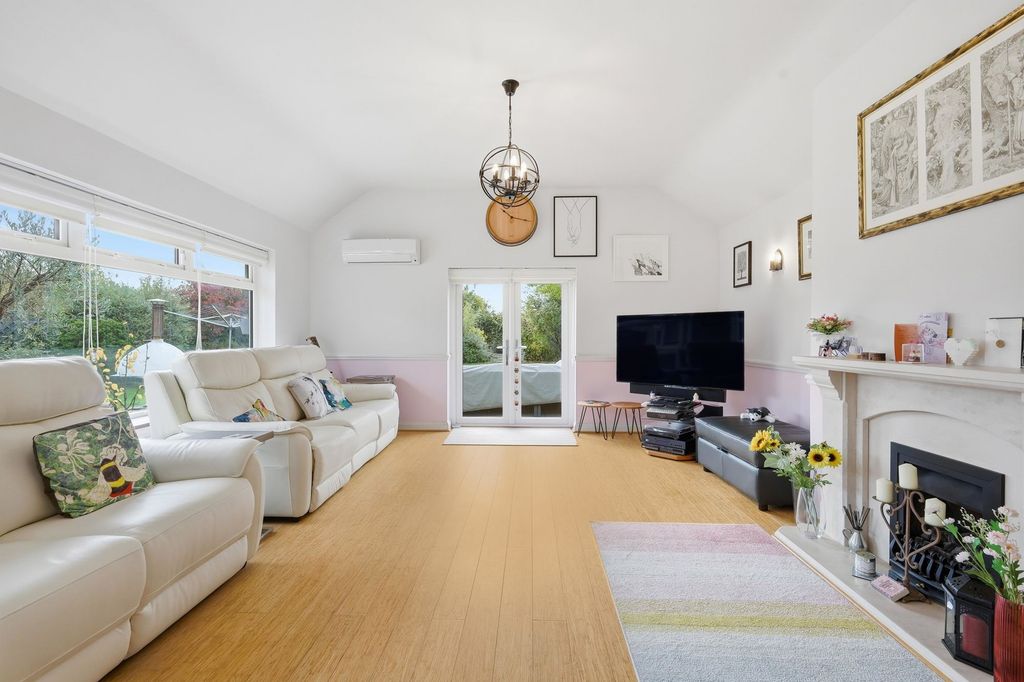 Property photo 3 of 18