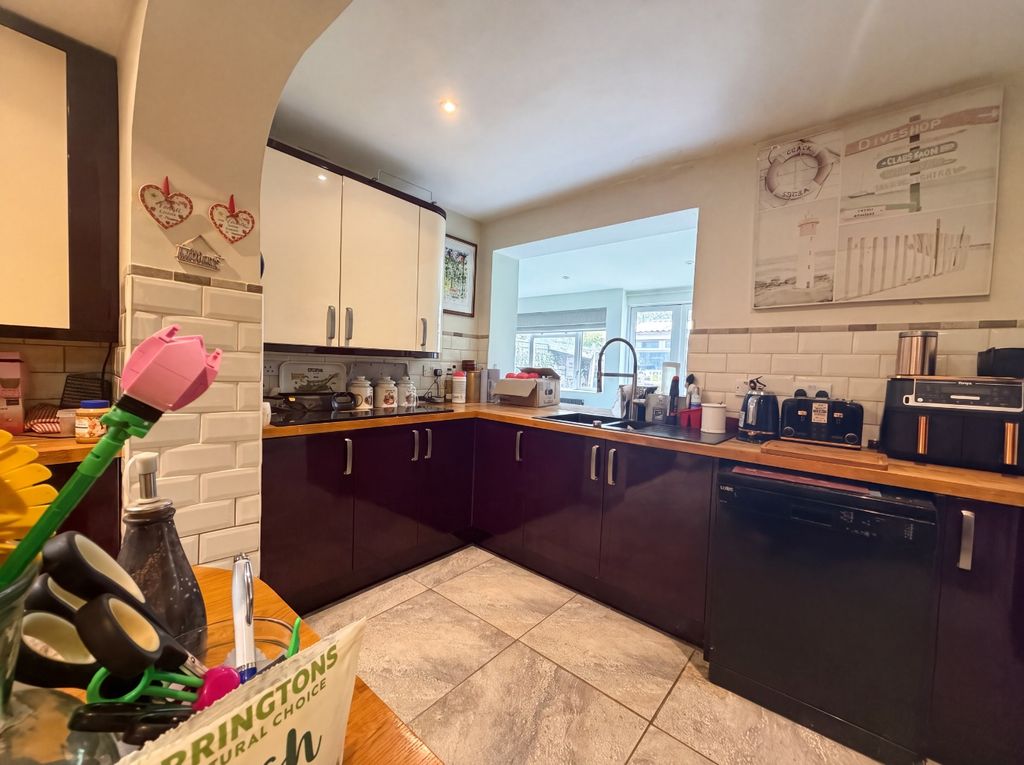 Property photo 3 of 12 5416614