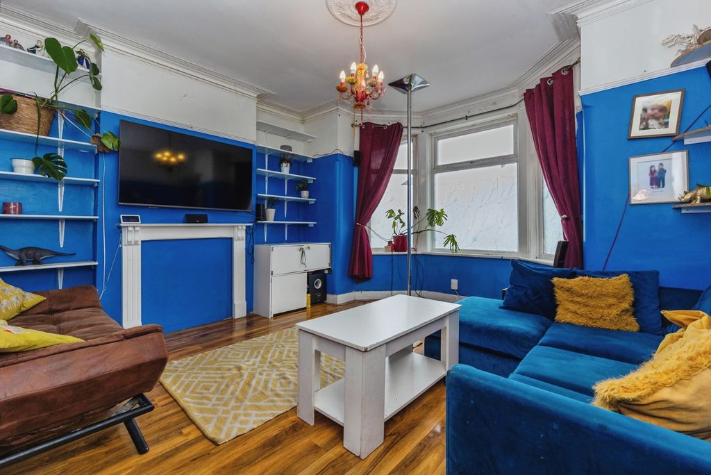 Property photo 2 of 45 Pbox-Img.Jpg