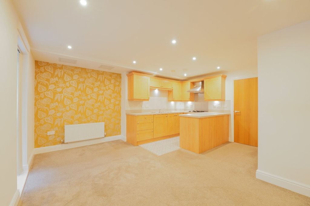 Property photo 2 of 10 Picture No. 12