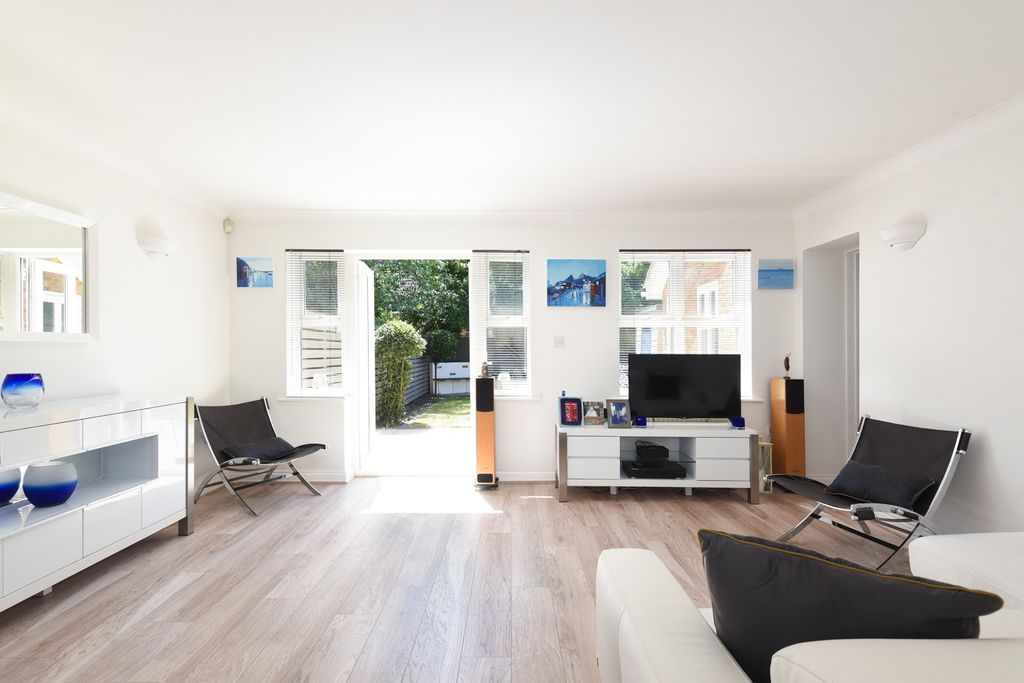 Property photo 3 of 17 51110210