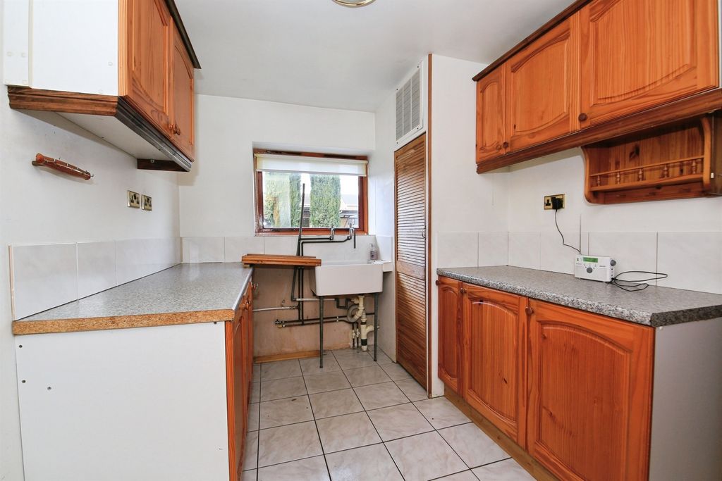 Property photo 2 of 20