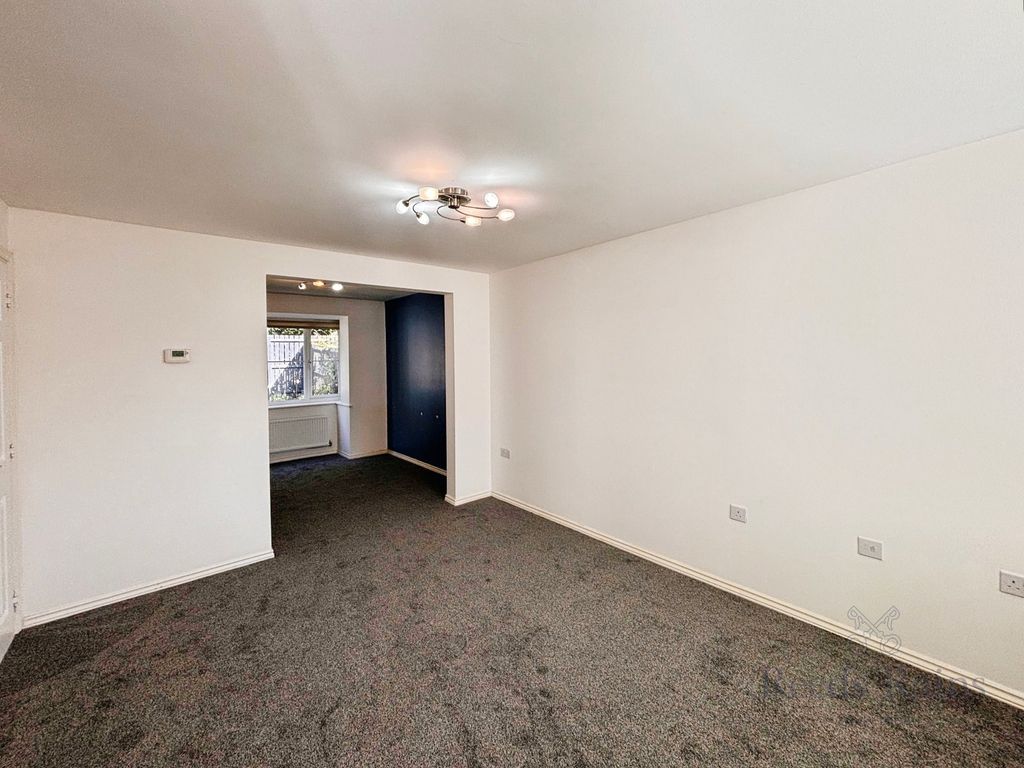 Property photo 2 of 19 Picture No. 32