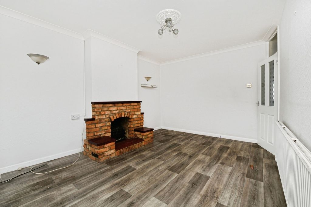 Property photo 3 of 17 Photo