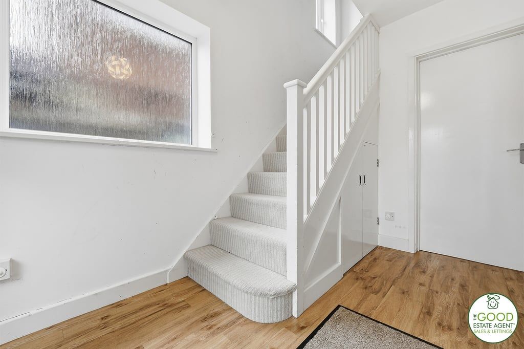 Property photo 3 of 32