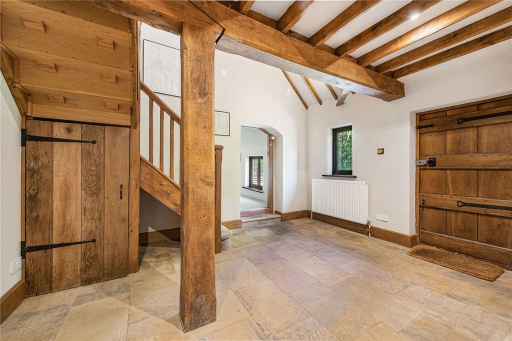 Property photo 2 of 27 Entrance Hall