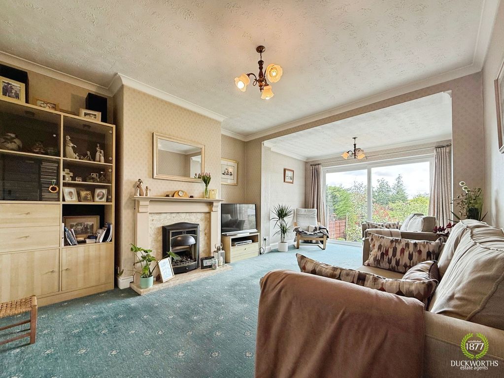 Property photo 2 of 33