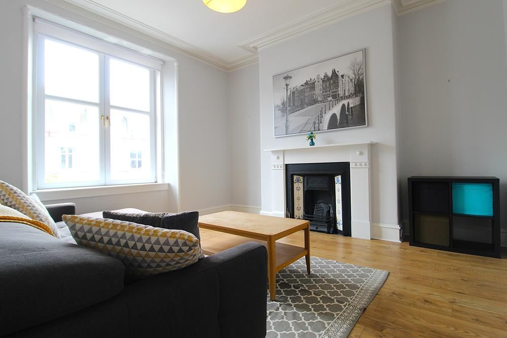 Property photo 2 of 11 Lounge Alt