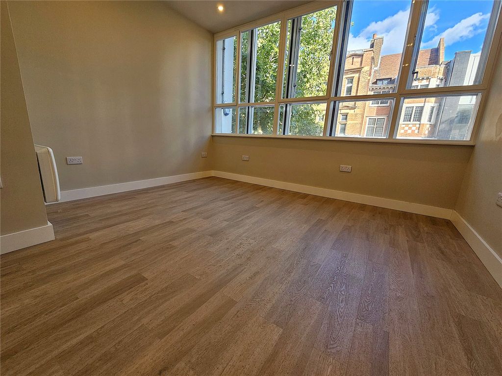 Property photo 1 of 7 Picture No. 08