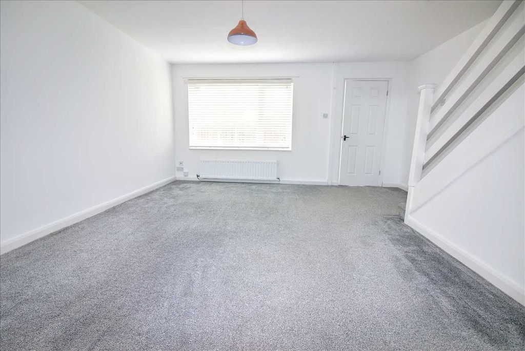 Property photo 2 of 9 Lounge