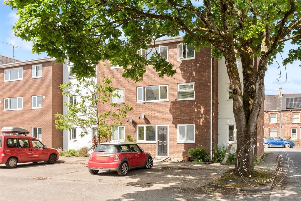 Property photo 2 of 17 Lindway-Court-13.Jpg