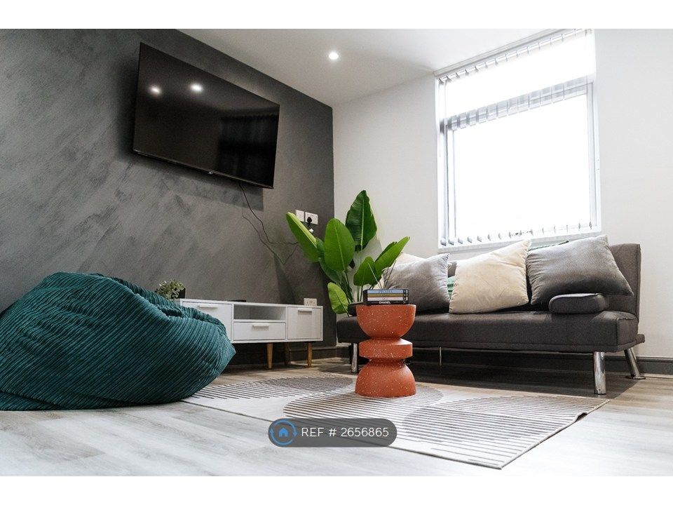 Property photo 3 of 35