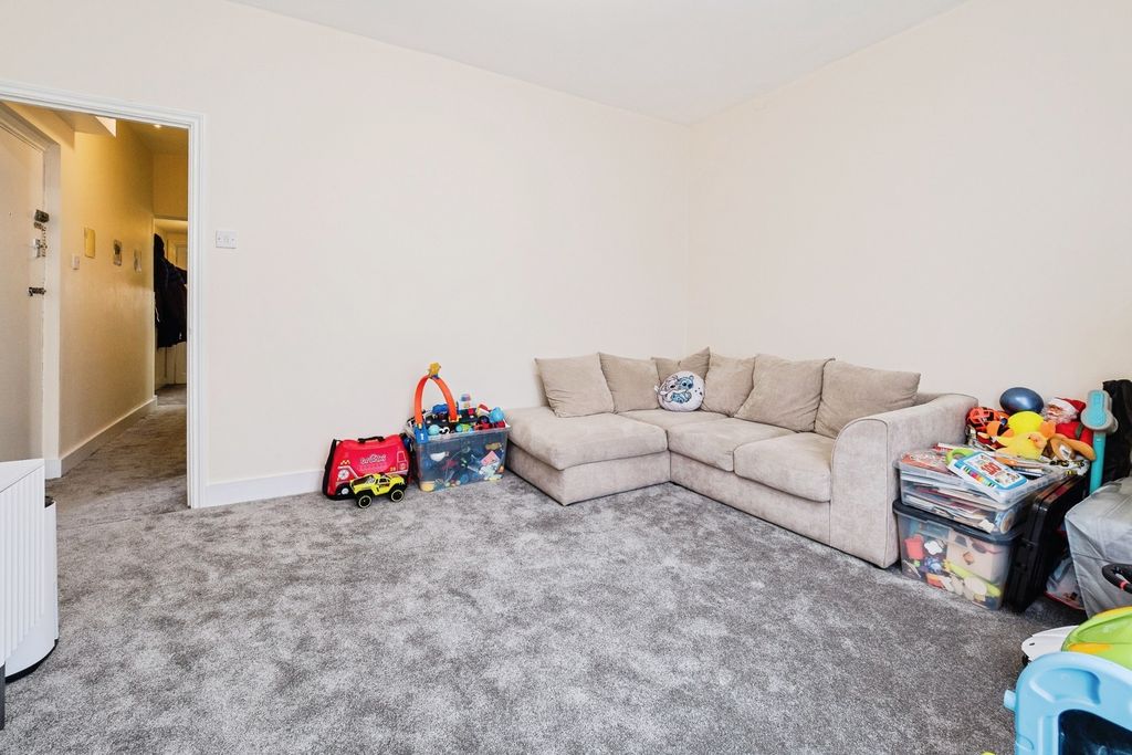Property photo 2 of 19 Pbox-Img.Jpg