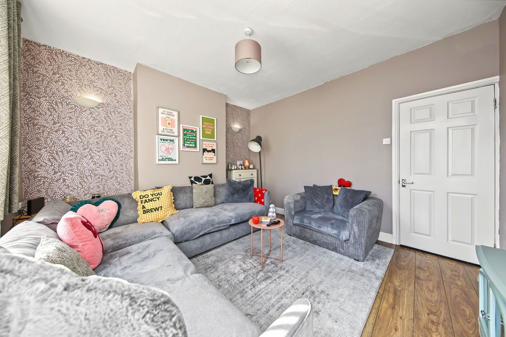 Property photo 2 of 26 liv