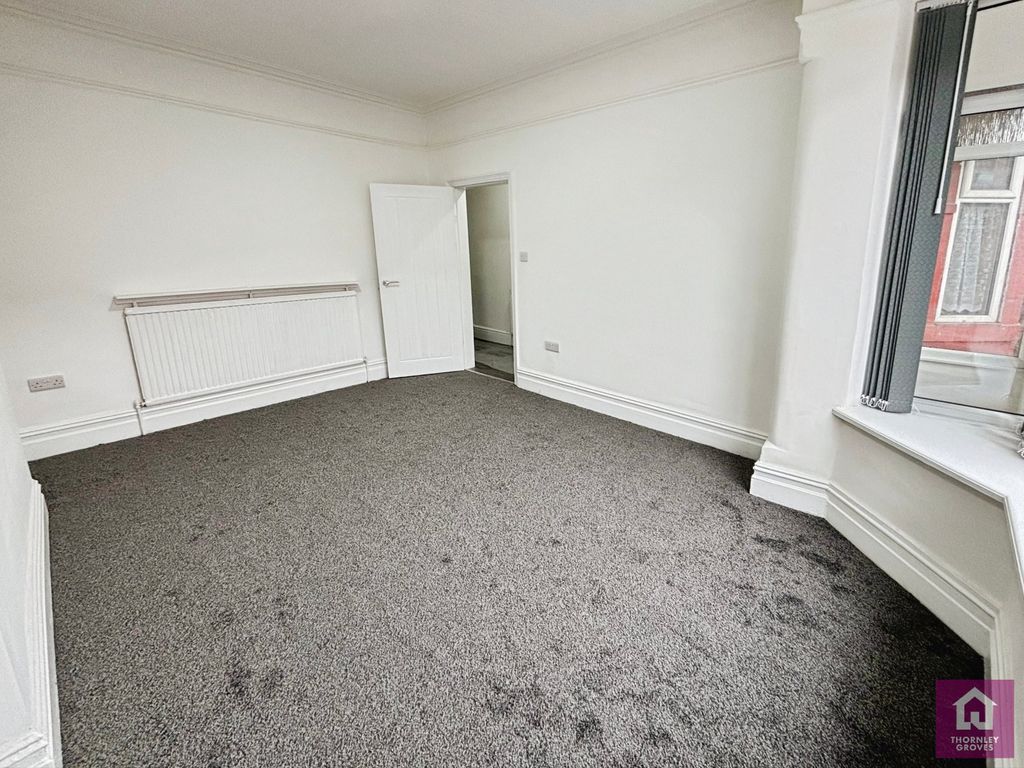 Property photo 3 of 16 Picture No. 35