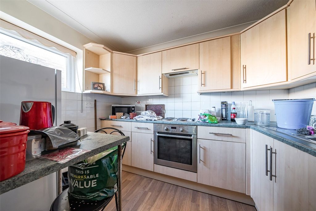 Property photo 3 of 21 Kitchen