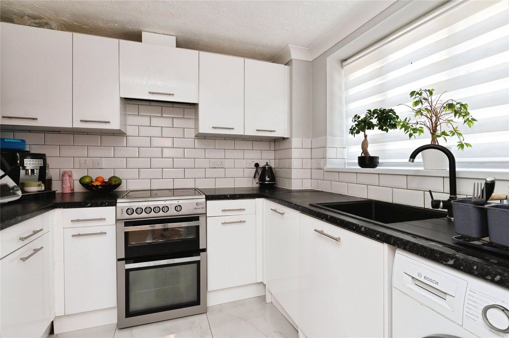 Property photo 2 of 10 Picture No. 40