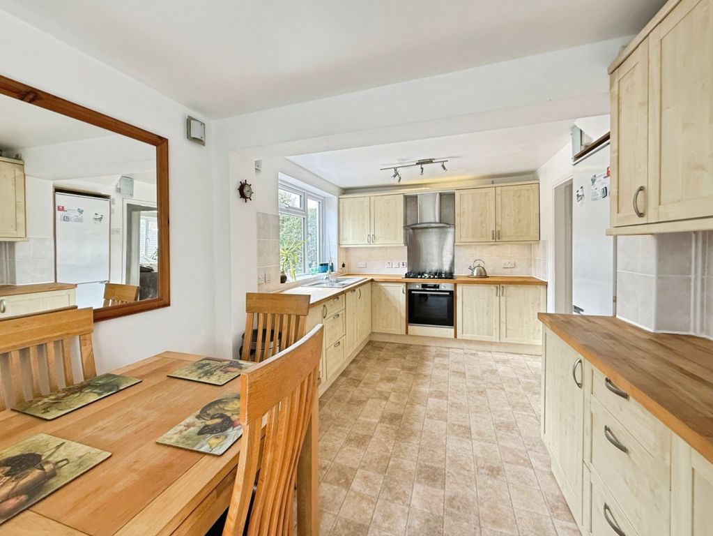 Property photo 3 of 18 Pbox-Img.Jpeg