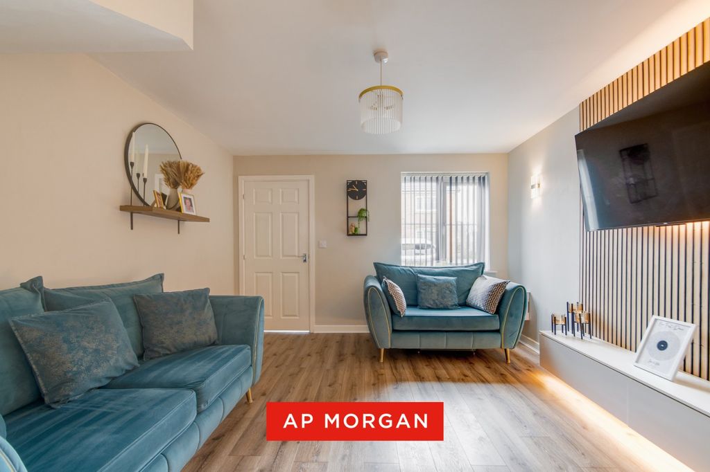 Property photo 3 of 18 Picture No. 16