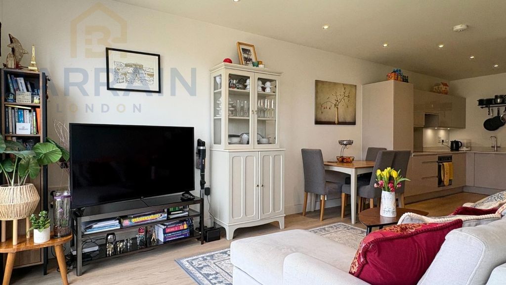 Property photo 3 of 9 Blair Street, E14 For Sale 1 Bedroom, Flat By Barrain London Estate Agents