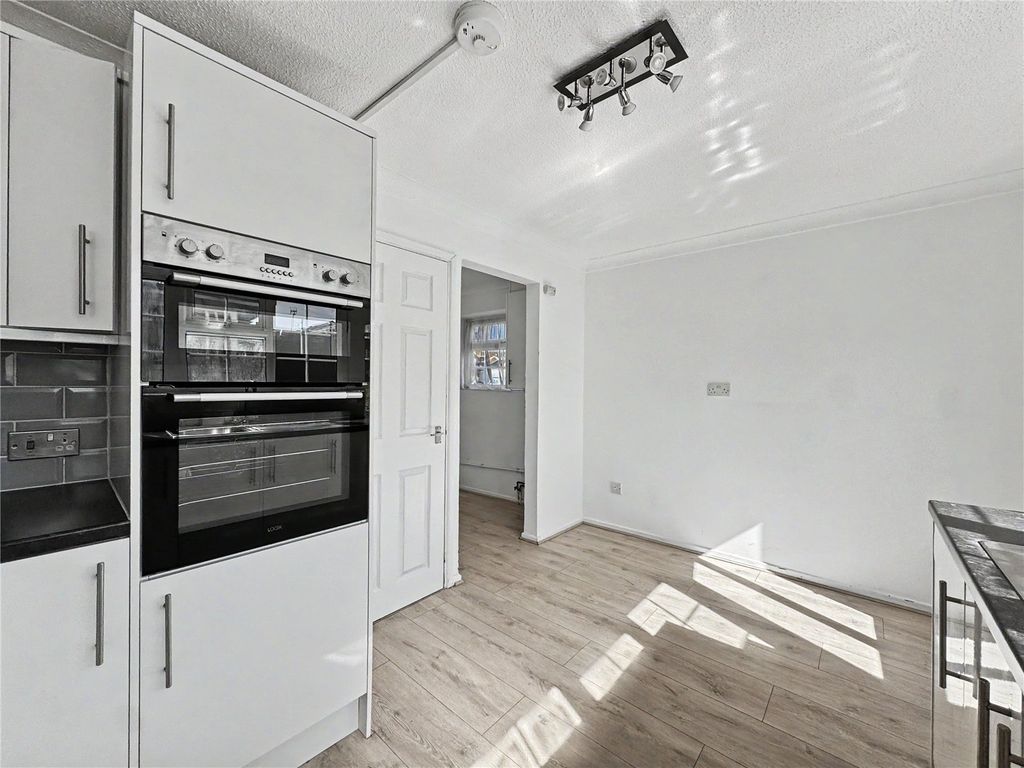 Property photo 3 of 24 Picture No. 09