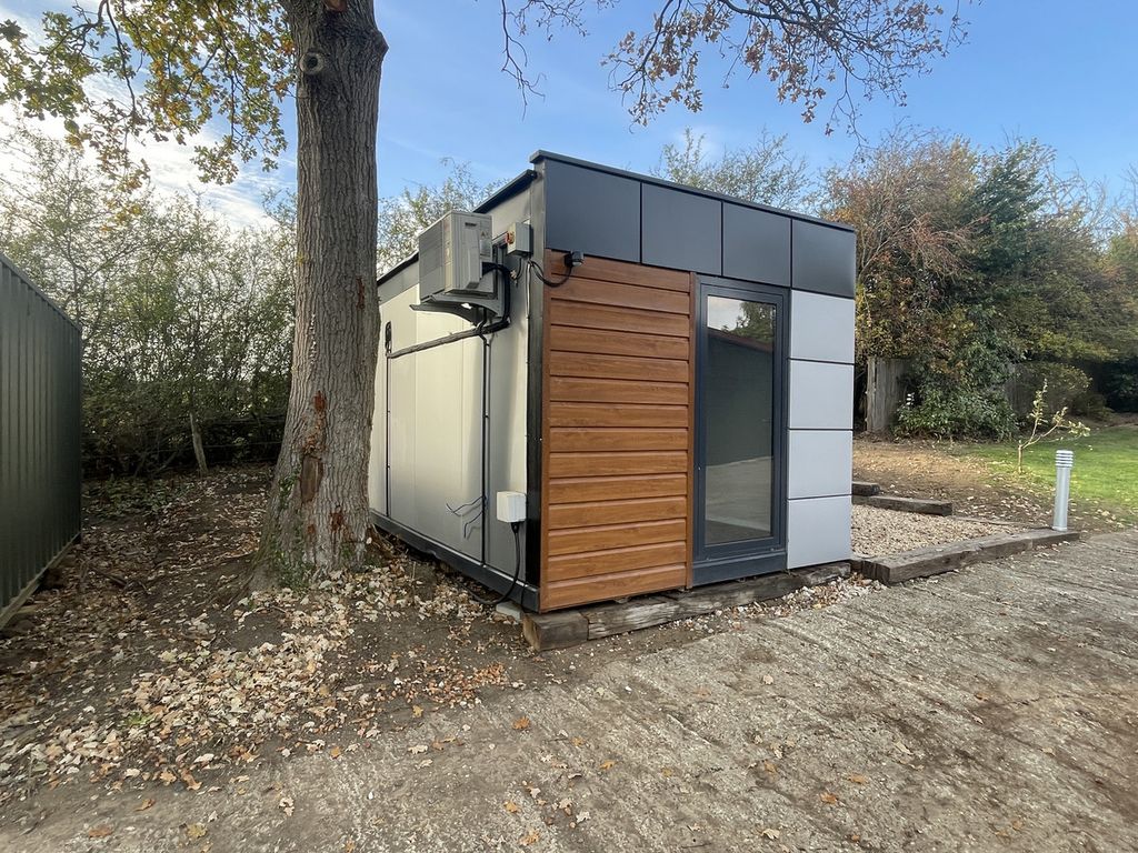 Property photo 3 of 6