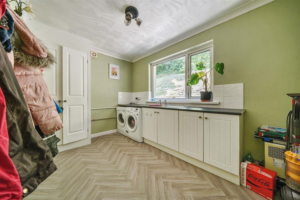 Additional image 13 of 4 bed detached house for saleYr Allt, Llangennech, Llanelli SA14