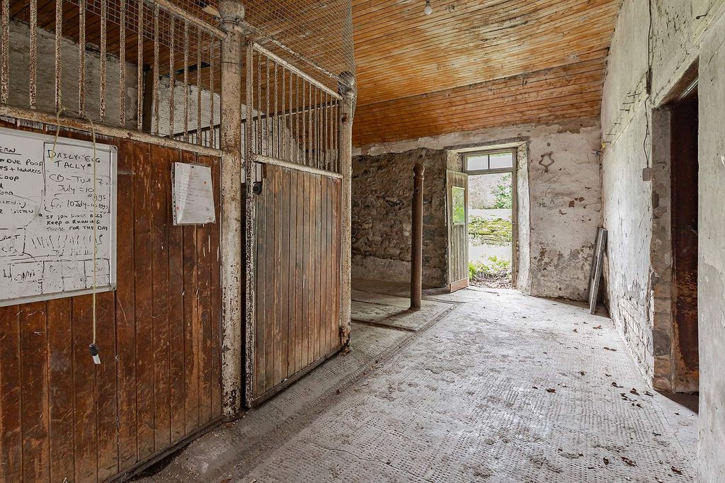 Property photo 3 of 21 Existing Stables