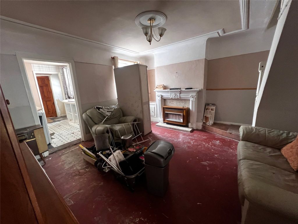 Property photo 3 of 14 Dining Room