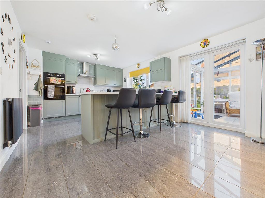 Property photo 3 of 35 Cam02453G0-Pr0178-Still017.Jpg