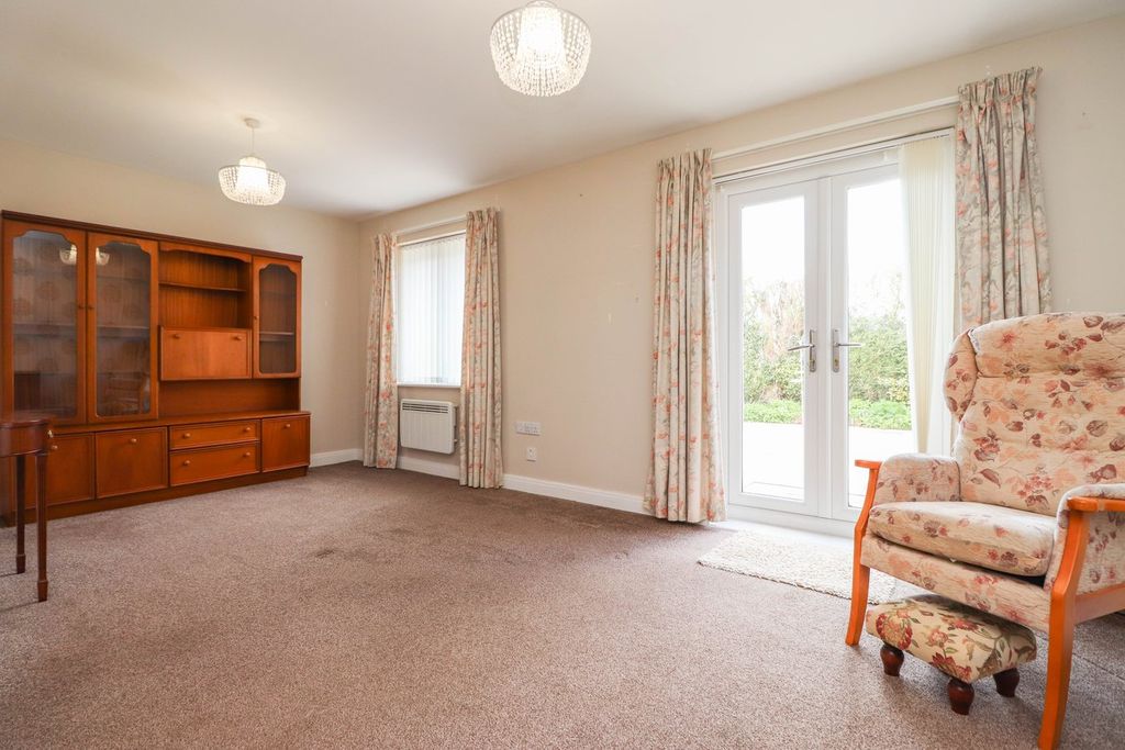 Property photo 3 of 13 Dining Lounge