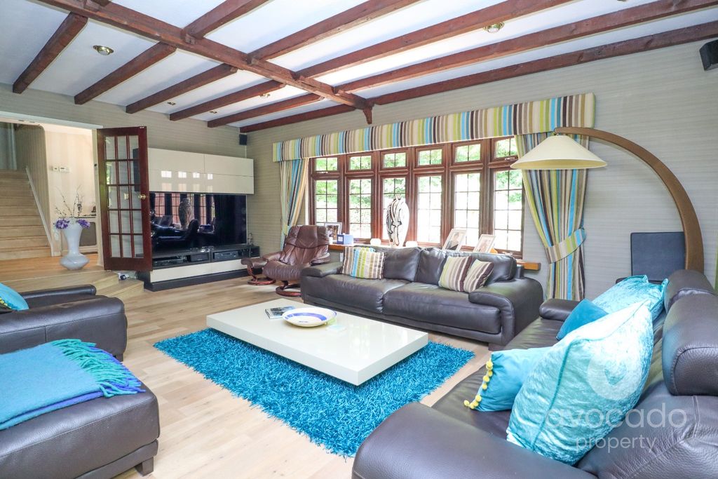 Property photo 3 of 16 4338597