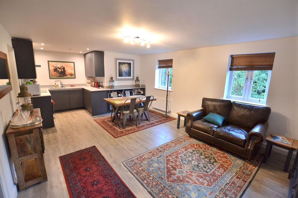 Property photo 2 of 17 Castle Gate Mews (2).Jpg