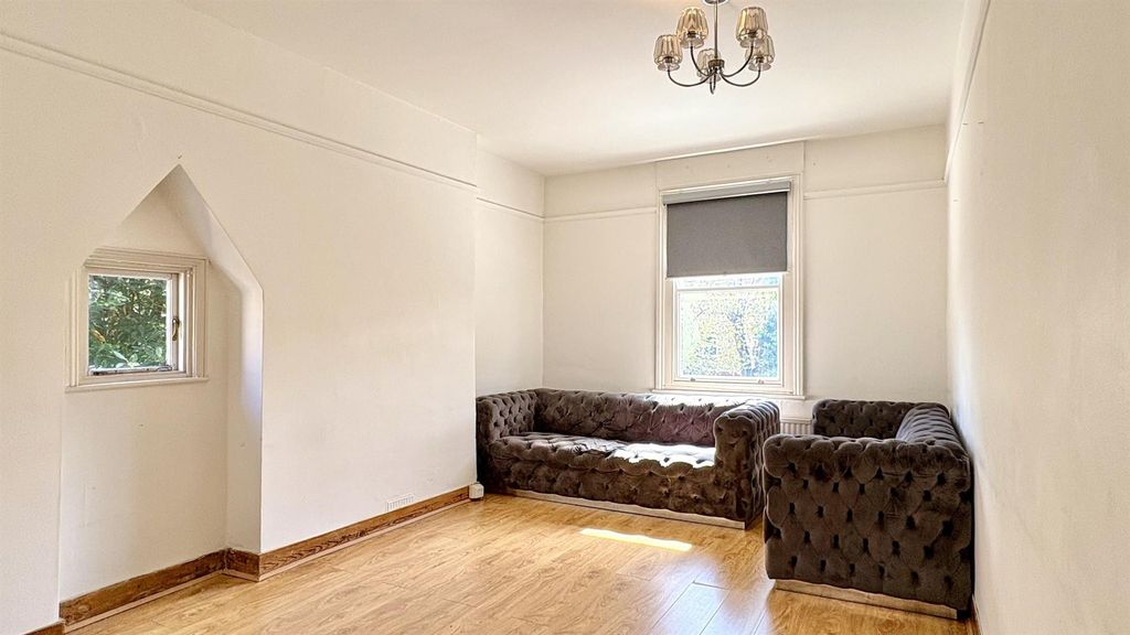 Property photo 2 of 17 4Dg.Jpg