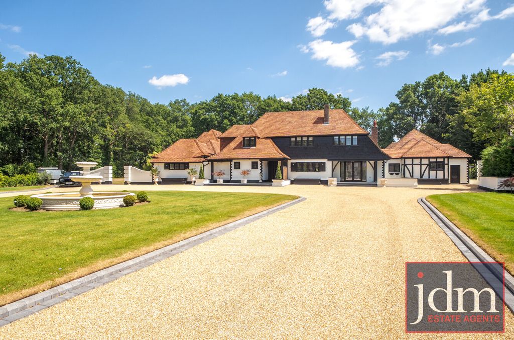 Property photo 1 of 25 External