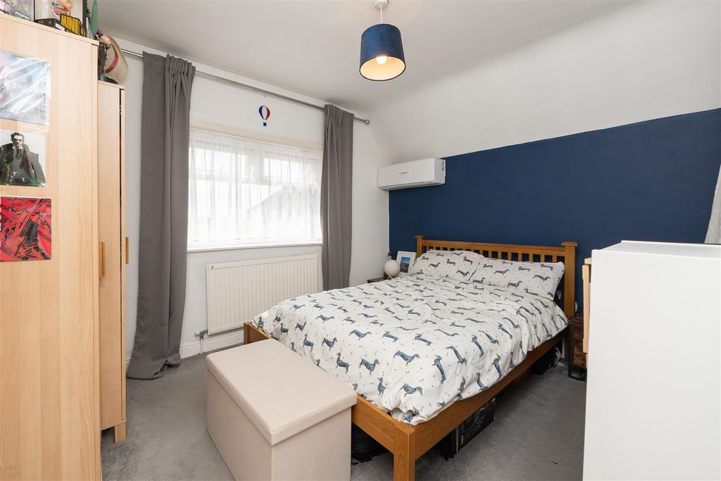 Property photo 3 of 10 11-Dunster-Road-Bs4-1Bu-16.Jpg