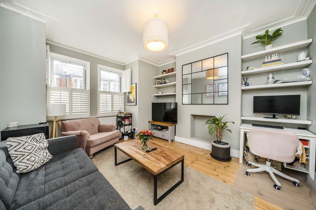 Property photo 2 of 8