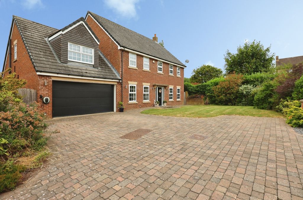 Property photo 1 of 30 Pbox-Img.Jpg