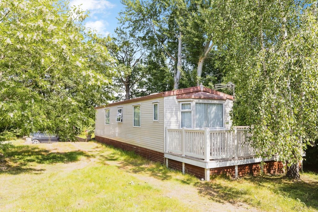 Property photo 3 of 45 Caravan