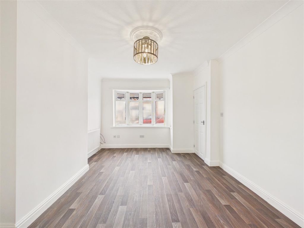 Property photo 2 of 11 Cam05193G0-Pr0137-Still001.Jpg