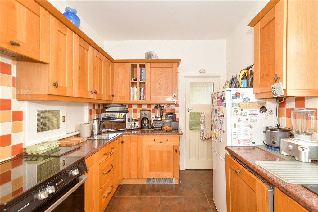 Property photo 3 of 16 Kitchen