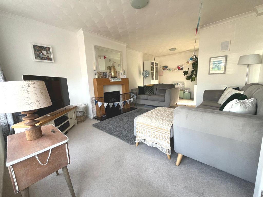 Property photo 3 of 14