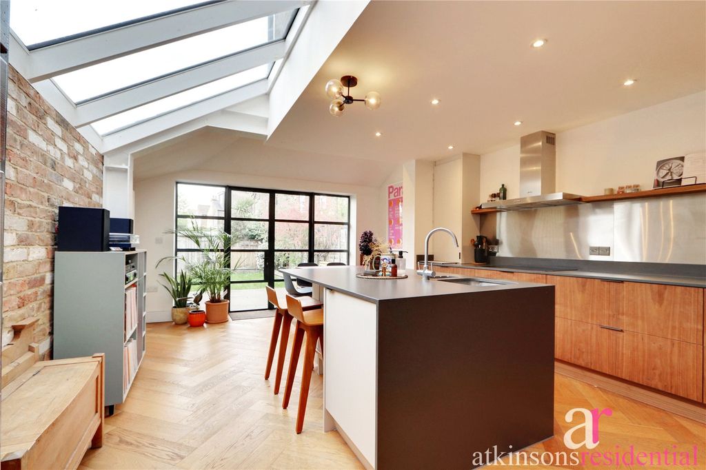 Property photo 2 of 24 Picture No. 19