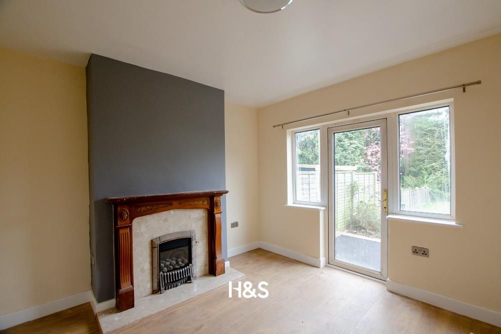 Property photo 3 of 10 6 Berkeley - Lounge 2.Jpg