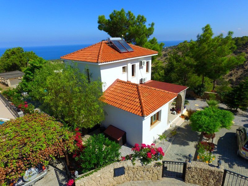Property photo 2 of 22 Beautiful Private Villa With Pool And Elevated Sea Views Image No 2