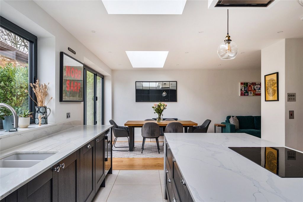 Property photo 2 of 20 Picture No. 09