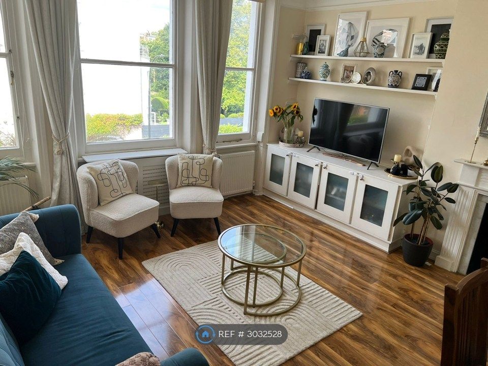 Property photo 1 of 14 Living Room