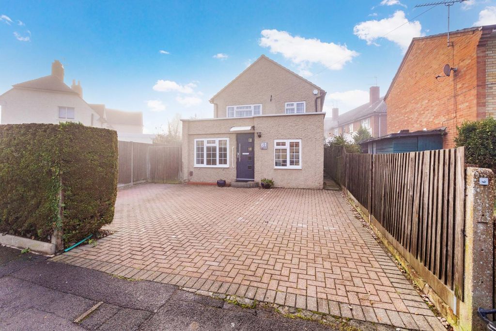 Property photo 2 of 21 Front (Exterior)